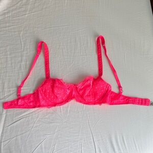 VS Pink Lace Underwire Bra